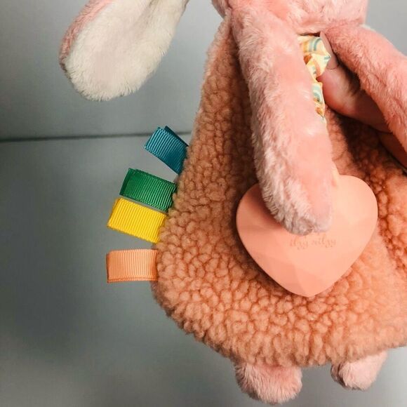 itzy ritzy lovey pink bunny teether toy pull tags crunchy sherpa sensory toy plu - Picture 6 of 8
